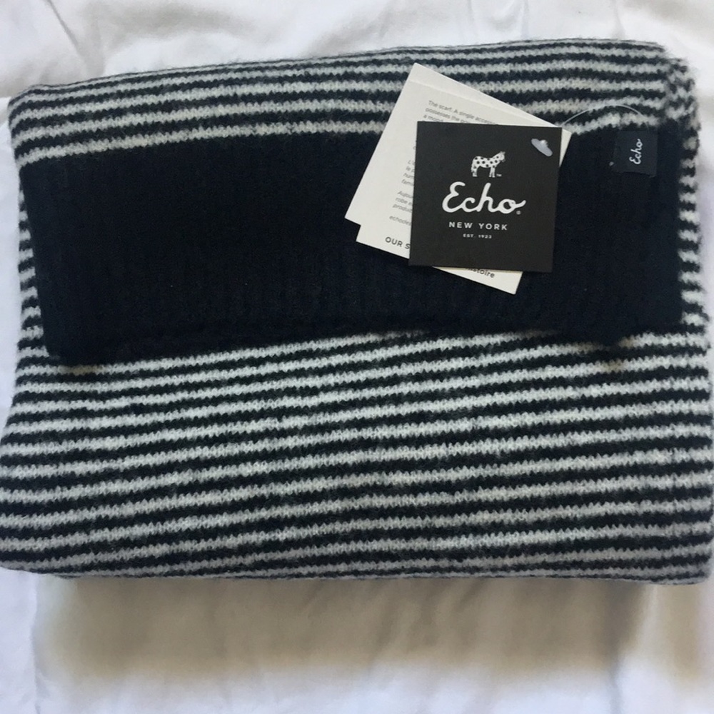 Echo New York scarf